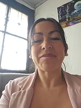 Stripchat Sex Cam of JustSamantha_