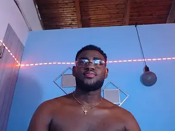 Stripchat Free Live Porn of eebony_stallion