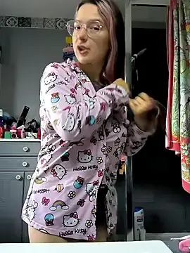 Stripchat Free Porn Cam of mamiedonuts