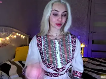 Stripchat Free Live Porn of LillyMoure_