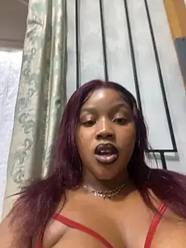 Stripchat Live Sex Cam of THICKBARBIE32