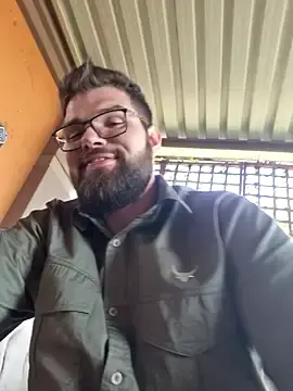Stripchat Free Porn Cam of BeardedCubZA