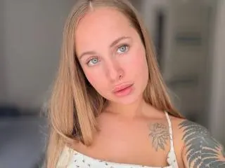Xlovecam Adult Webcam of MirckyBlush