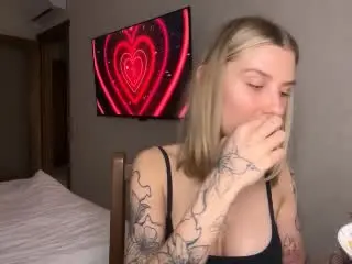 Xlovecam Free Live Porn of SensualMila
