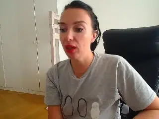 Xlovecam Adult Webcams of KatieFrenchie