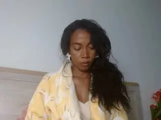 Xlovecam Sex Cam of LunaCuty
