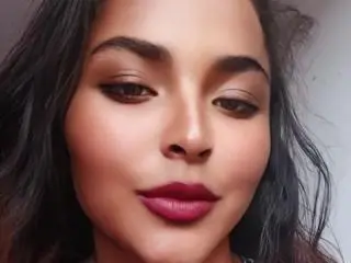 Xlovecam Nude Webcam of BellaChaudAmour