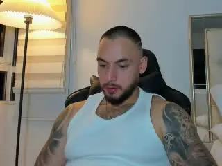 Xlovecam Adult Webcams of FrankJones