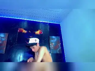 Xlovecam Watch Live Sex Cams of LuxeCouple