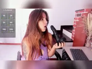 Xlovecam Nude Webcam of MiaCrossing