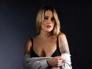 Xlovecam Free Porn Cam of MollyPretty