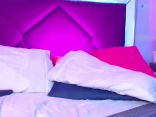Xlovecam Live Porn of MyaaTyler