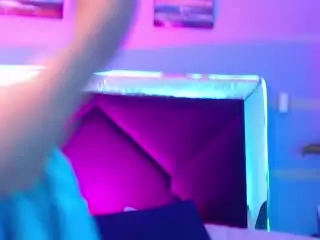 Xlovecam Sex Cam of MyaaTyler