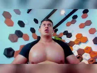Xlovecam Nude Webcam of RomanCroft