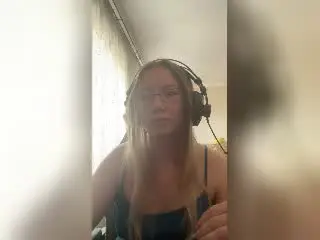 Xlovecam Adult Webcams of Meeranda