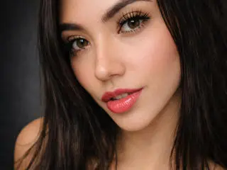 Xlovecam Free Live Porn of SofieWhite