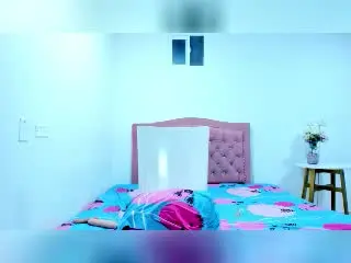 Xlovecam Free Porn Cam of SexyCandyBabe69