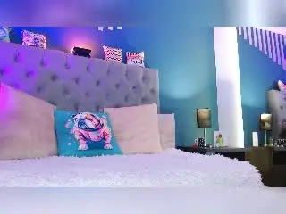 Xlovecam Sex Chat of VanessaClose