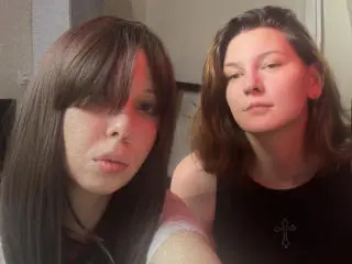 Xlovecam Live Sex Cam of SophieAndWhtney