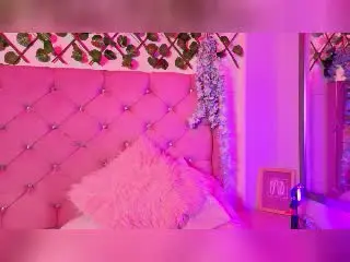 Xlovecam Live Sex Cam of KiraBerry