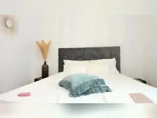 Xlovecam Sex Cam of LauraineX