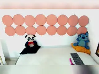 Xlovecam Free Porn Cam of SweetNatashaX