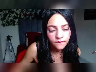 Xlovecam Free Live Porn of ViolettaSquirt