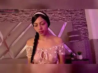 Xlovecam Free Porn Cam of RoxannaMoretti