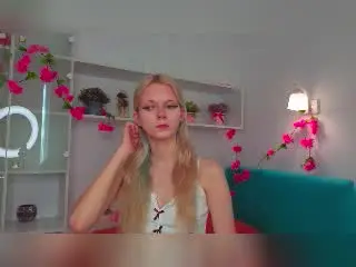 Xlovecam Nude Webcam of DierdreLorenzano