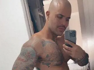 Xlovecam Sex Cam of MedellynDark