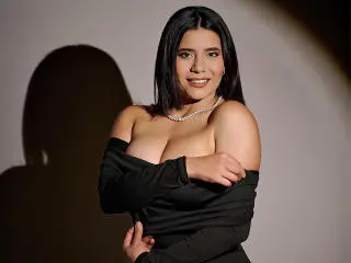 Xlovecam Sex Cam of LucieMilner