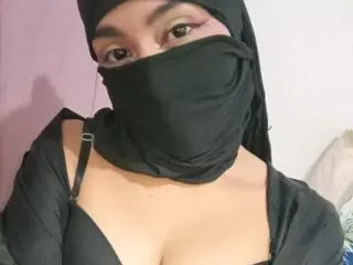 Xlovecam Adult Webcam of LaylaNoor