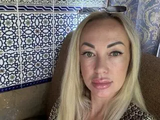 Xlovecam Watch Live Sex Cams of MysteryLaddy